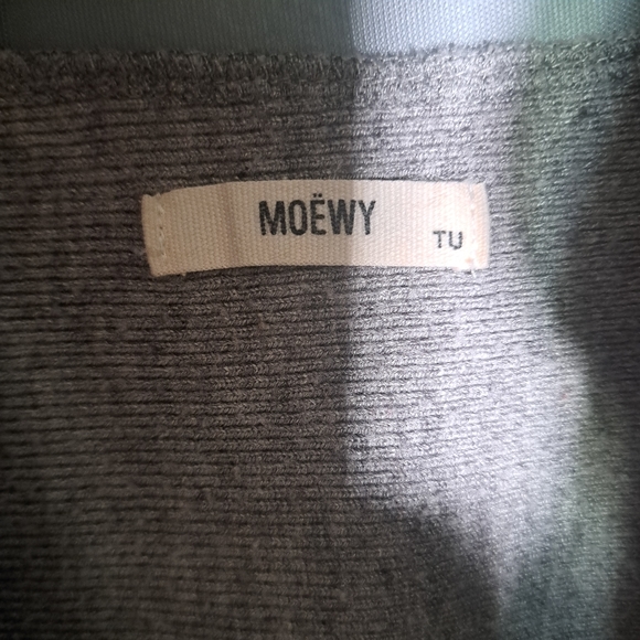 Moewy Grey, long sleeve knit top with cut outs at neckline. One size. - Picture 5 of 6